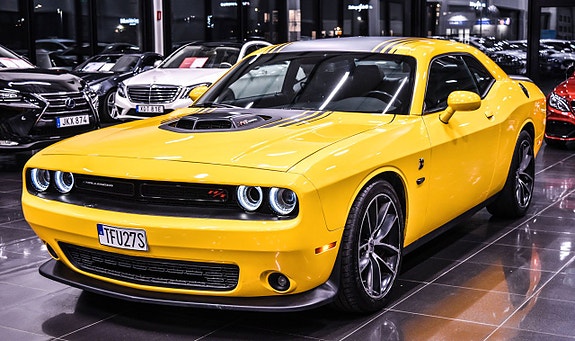 Dodge Challenger 4 of 5