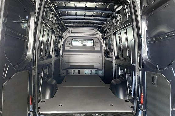 Mercedes-Benz Sprinter 319 12 of 16