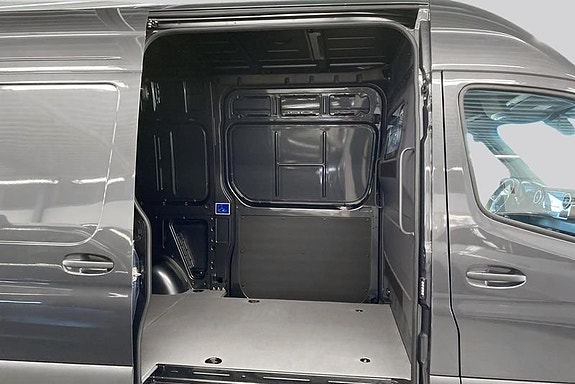 Mercedes-Benz Sprinter 319 10 of 16
