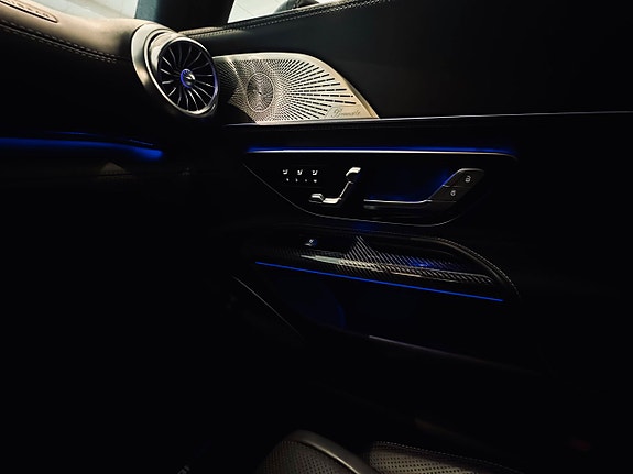Mercedes-Benz SL63 7 of 11