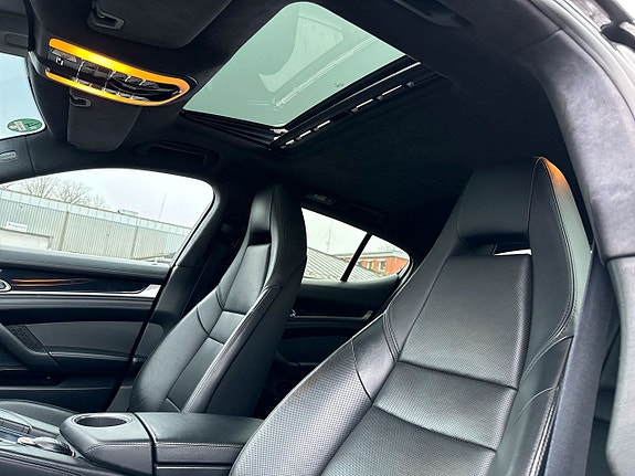 Porsche Panamera Turbo 13 of 13