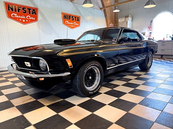 Ford Mustang 3 of 5