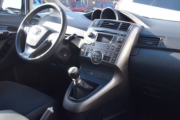 Toyota Verso 9 of 12
