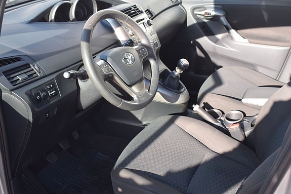 Toyota Verso 11 of 12
