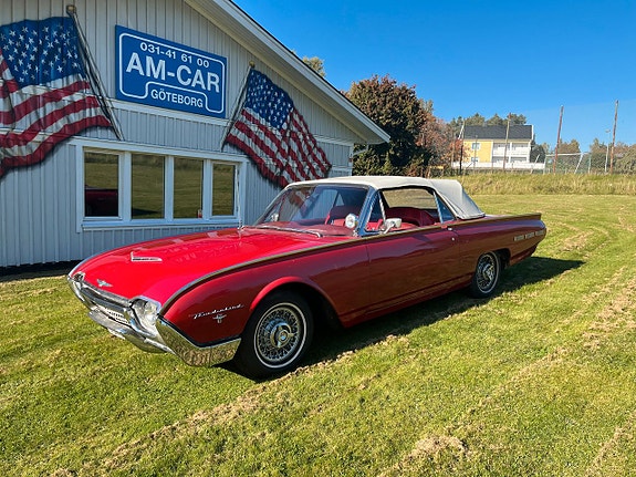 Ford Thunderbird 9 of 24
