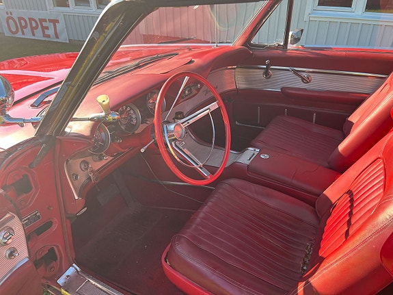 Ford Thunderbird 13 of 24