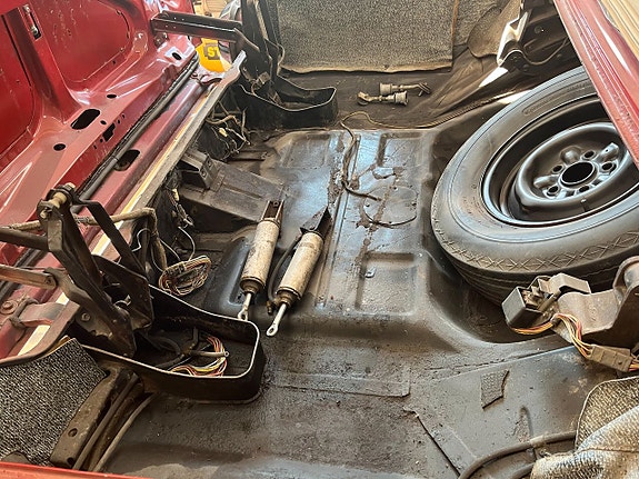 Ford Thunderbird 21 of 24
