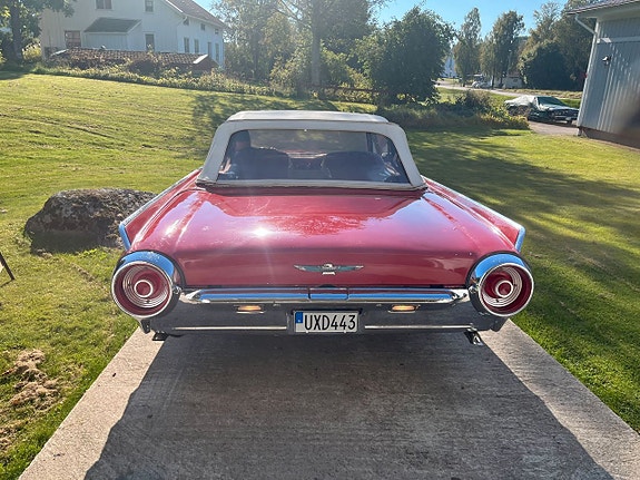 Ford Thunderbird 11 of 24