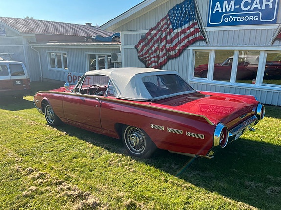 Ford Thunderbird 3 of 5