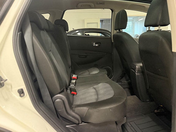 Nissan Qashqai+2 8 of 13