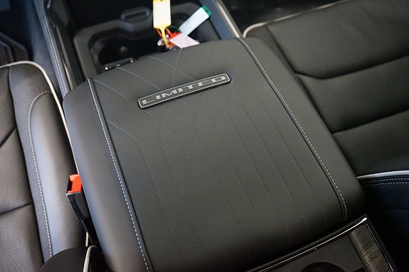 Dodge RAM 1500 13 of 17