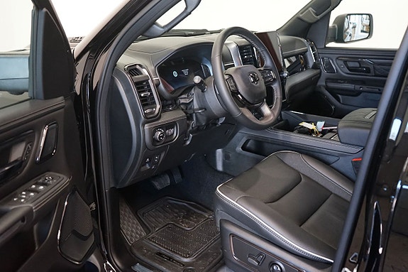 Dodge RAM 1500 8 of 17