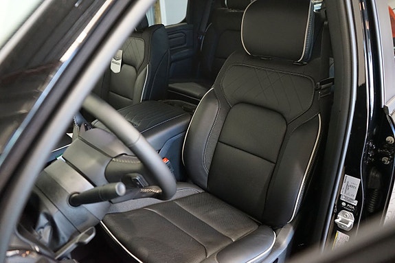 Dodge RAM 1500 12 of 17