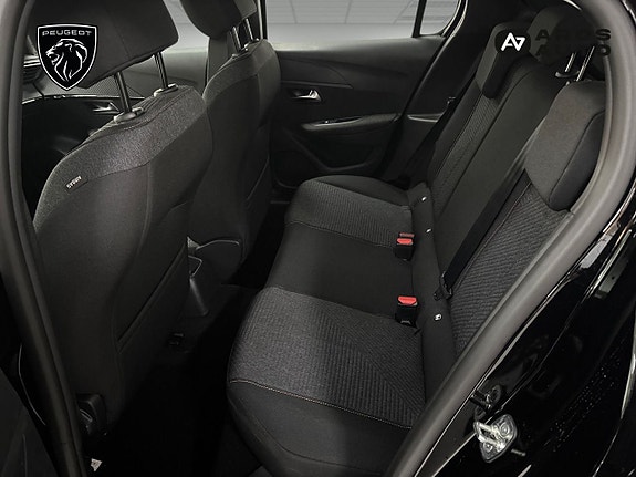 Peugeot 208 8 of 13