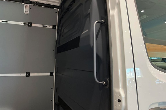 Mercedes-Benz eSprinter 414 13 of 15