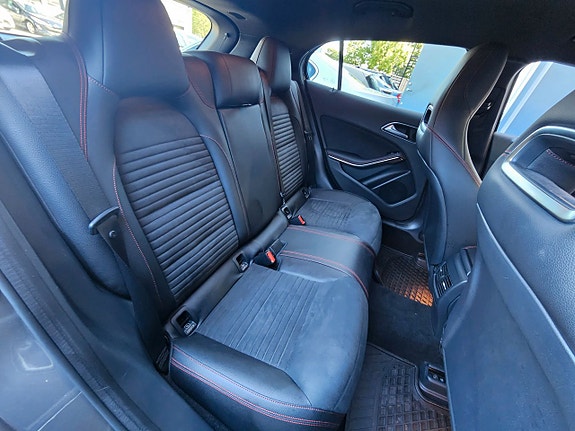 Mercedes-Benz GLA200 d 11 of 17