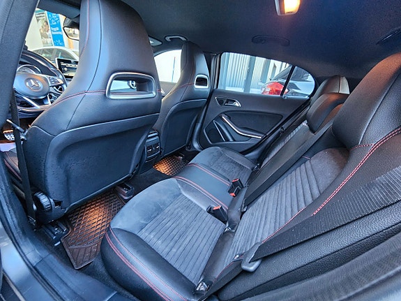 Mercedes-Benz GLA200 d 13 of 17