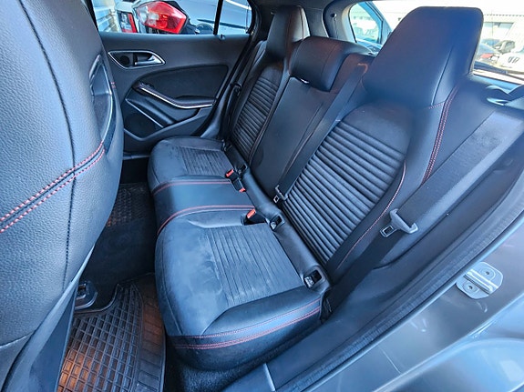 Mercedes-Benz GLA200 d 14 of 17