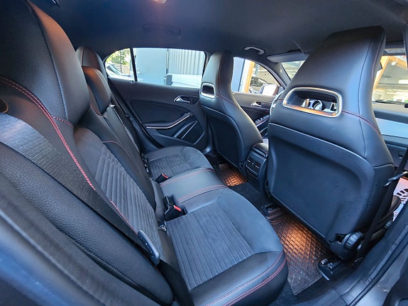 Mercedes-Benz GLA200 d 12 of 17