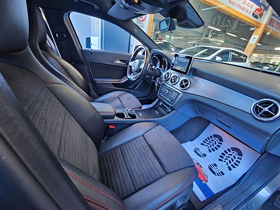 Mercedes-Benz GLA200 d 9 of 17