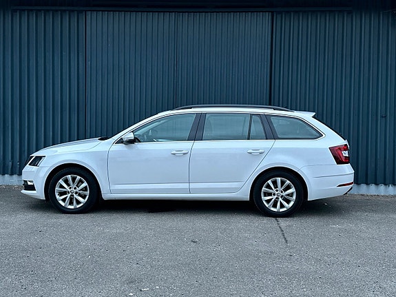 Skoda Octavia 3 of 5
