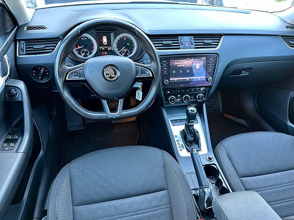 Skoda Octavia 8 of 17