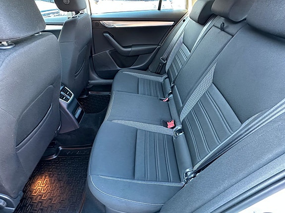 Skoda Octavia 10 of 17
