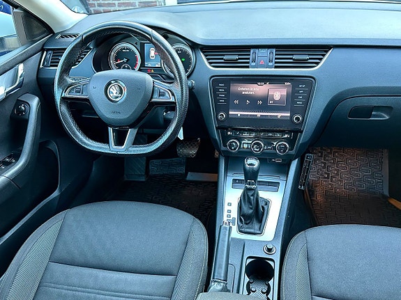 Skoda Octavia 9 of 17