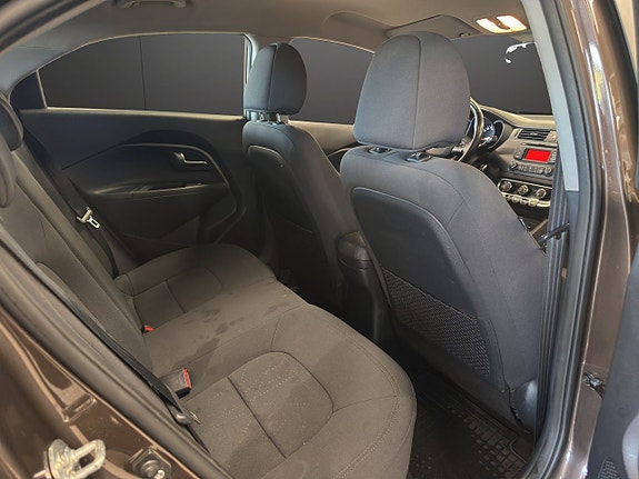 Kia Rio 8 of 14