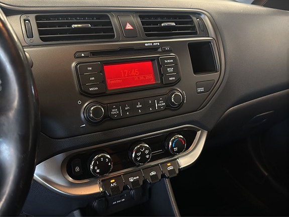 Kia Rio 13 of 14