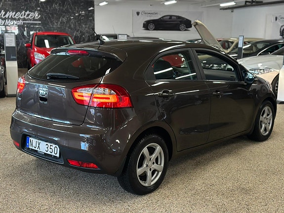 Kia Rio 4 of 5