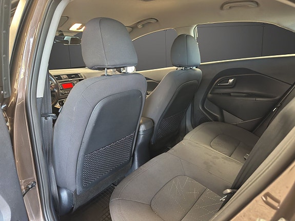 Kia Rio 6 of 14