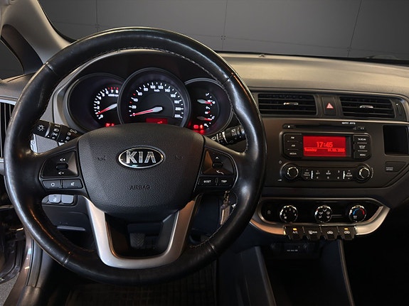 Kia Rio 12 of 14