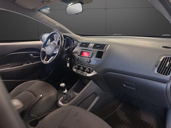 Kia Rio 9 of 14