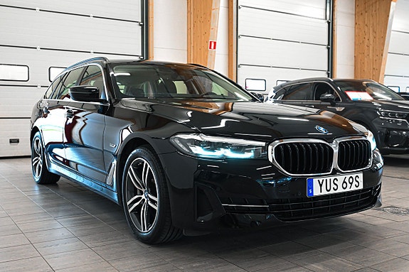 BMW 530e 3 of 5