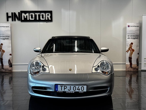 Porsche 911 4 of 5