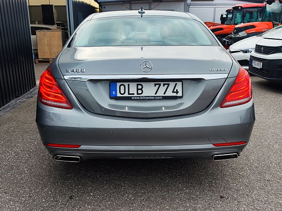 Mercedes-Benz S400 4 of 5