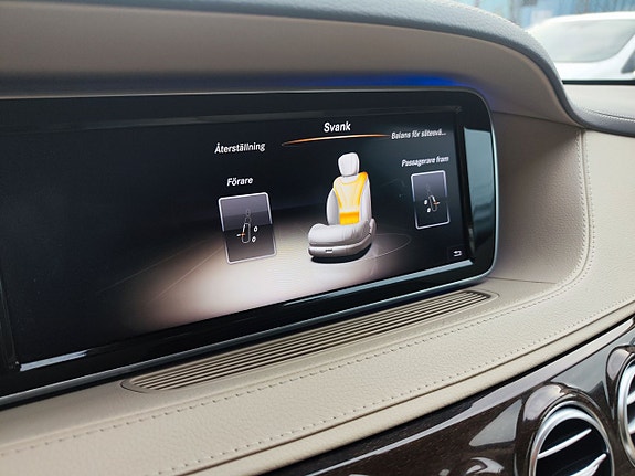Mercedes-Benz S400 16 of 19