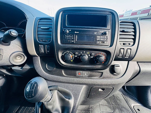 Renault Trafic 14 of 14