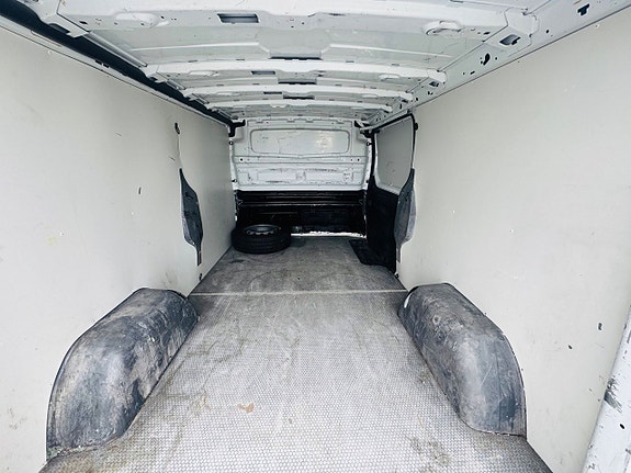 Renault Trafic 4 of 14