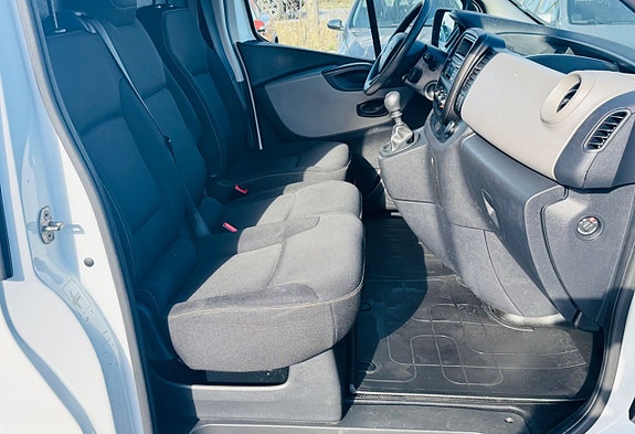 Renault Trafic 12 of 14