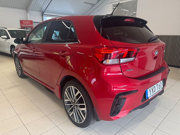 Kia Rio 2 of 5