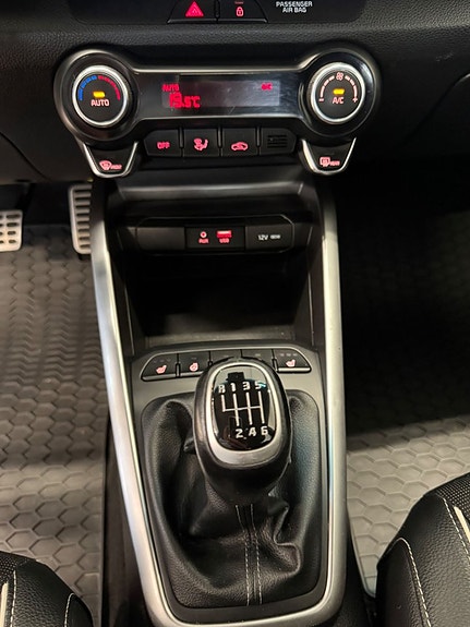 Kia Rio 16 of 18