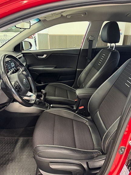 Kia Rio 11 of 18