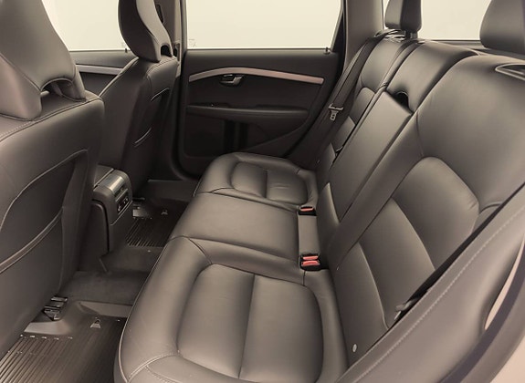Volvo V70 6 of 8