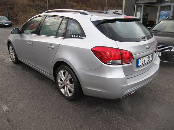 Chevrolet Cruze 4 of 5