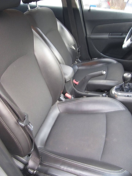 Chevrolet Cruze 6 of 13