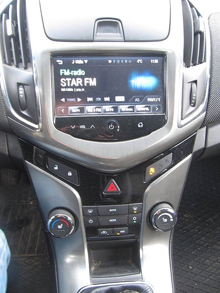 Chevrolet Cruze 7 of 13