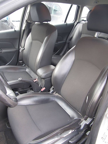 Chevrolet Cruze 12 of 13