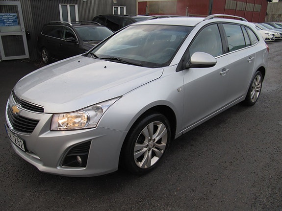 Chevrolet Cruze 3 of 5